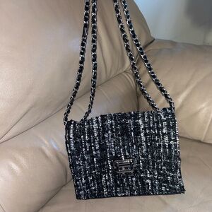 Chic aldo bag, sparkly with silver hardware